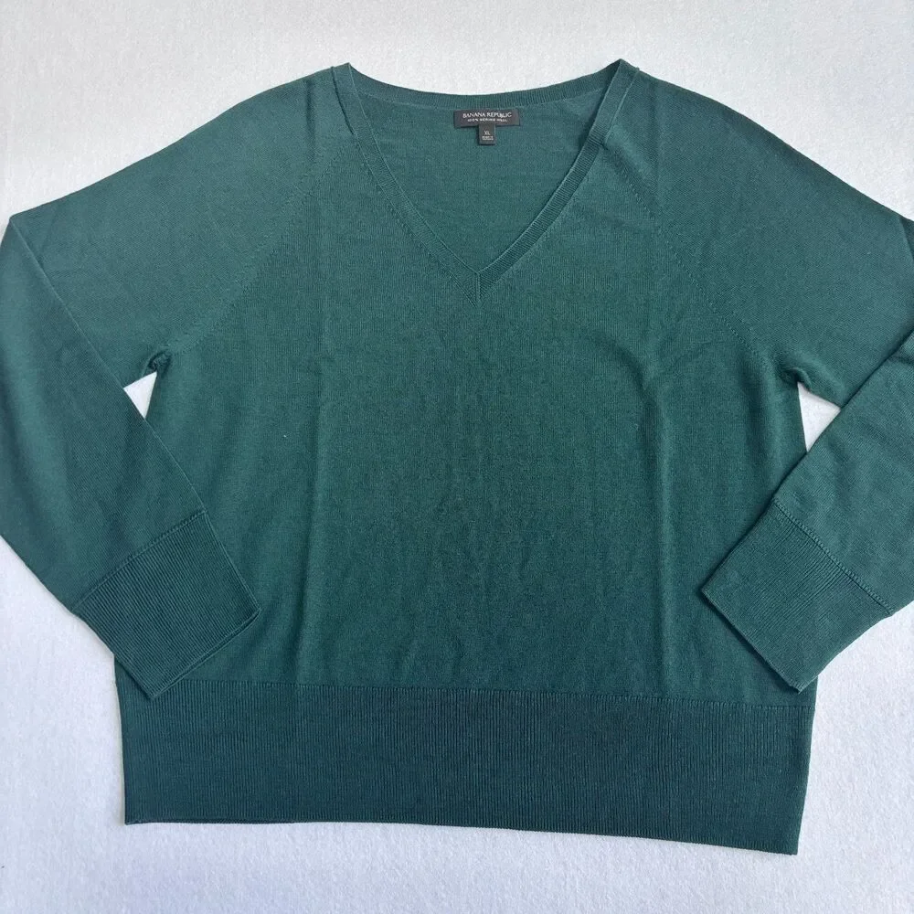 Banana Republic Merino Wool Sweater Mens XL Green V Neck Preppy Long Sleeve EUC